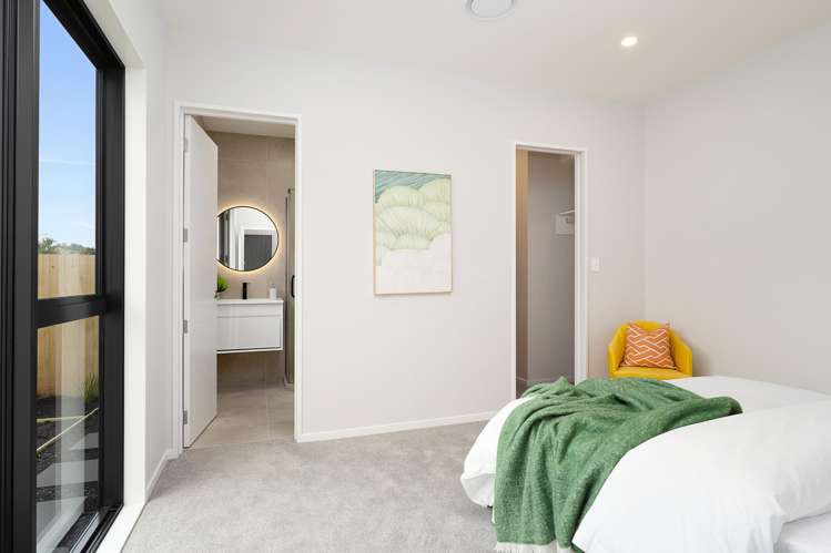 8 Furlough Road Opaheke_12