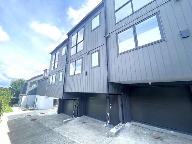 Brand new townhouse in Onehunga