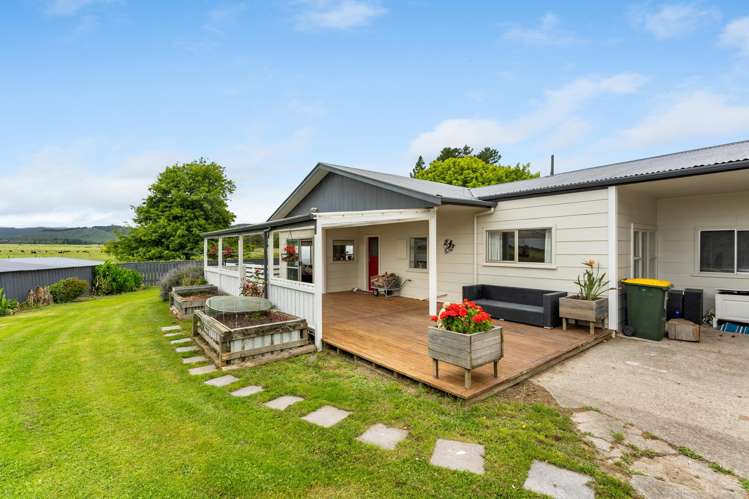 178 Waikawa Beach Road Manakau_21
