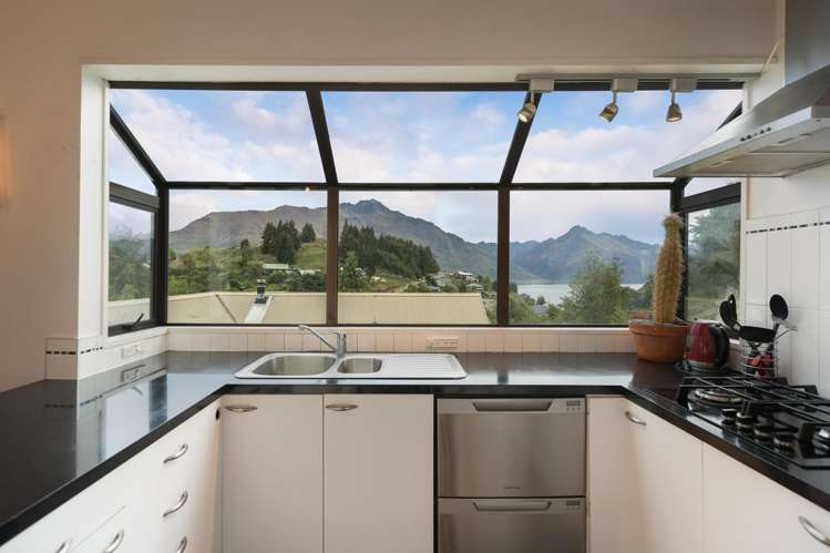 20 Greenstone Place Fernhill/Sunshine Bay_2