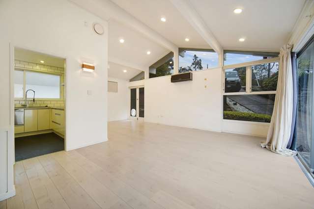 200 Godley Road 11422_1