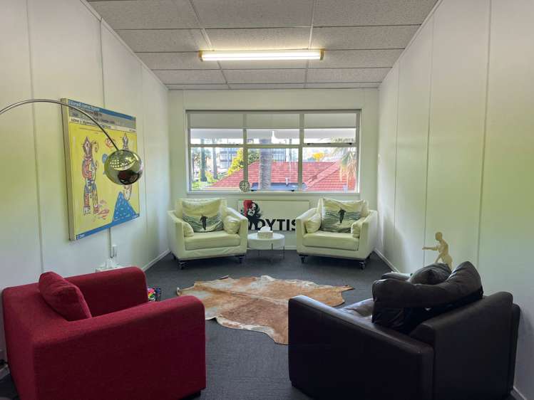 7, 1-9 Clive Square West_0