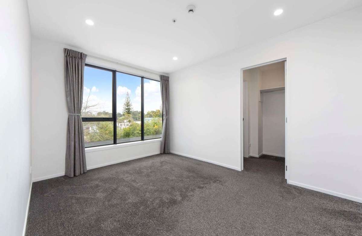 302/553C Glenfield Road_2