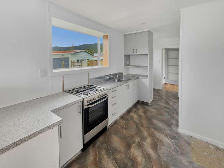 2 Miles Crescent 10629_1