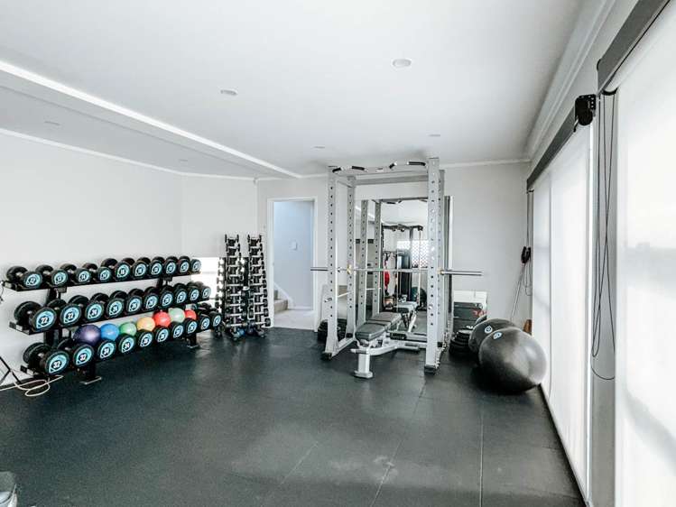 15 Zita Avenue Matakatia Bay_17