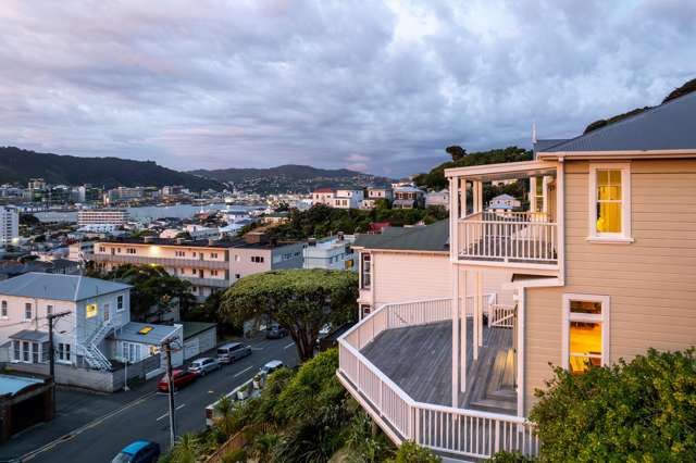 GRACIOUS FAMILY HOME - PRIME LOCATION