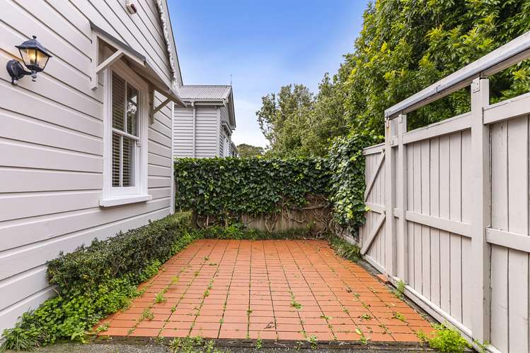 4 Mount Saint John Avenue Epsom_28