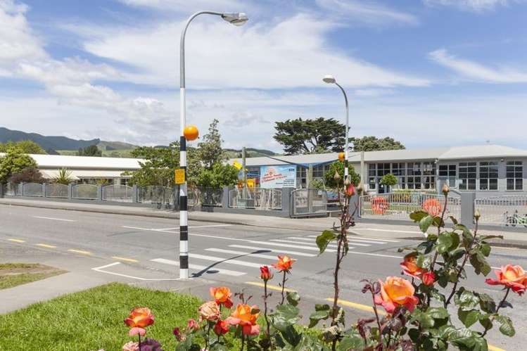 47 Menin Road Raumati South_11
