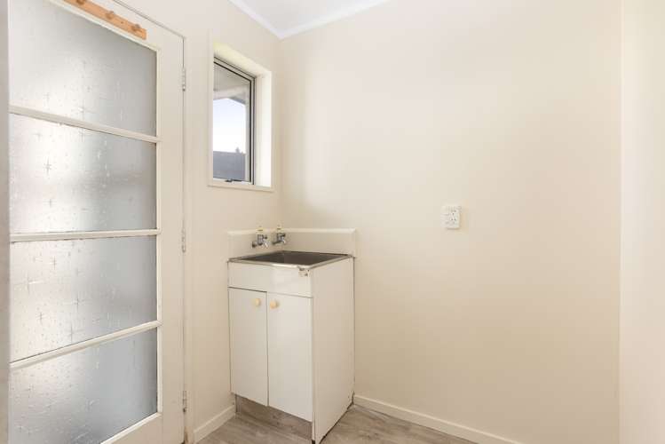 137 Burns Street Leamington_17