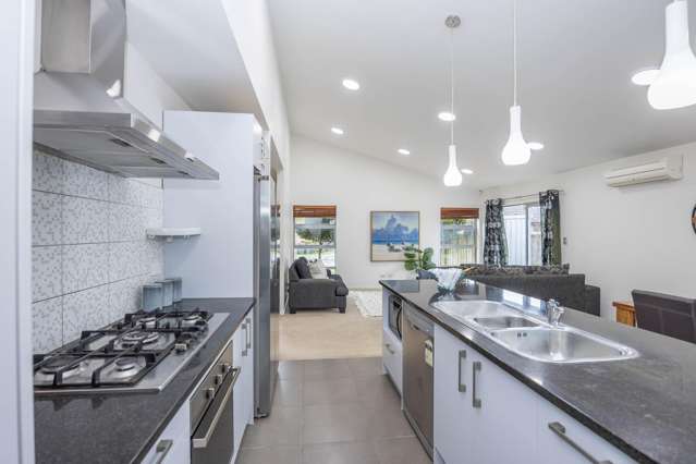 33 Chadwick Place Rototuna North_4