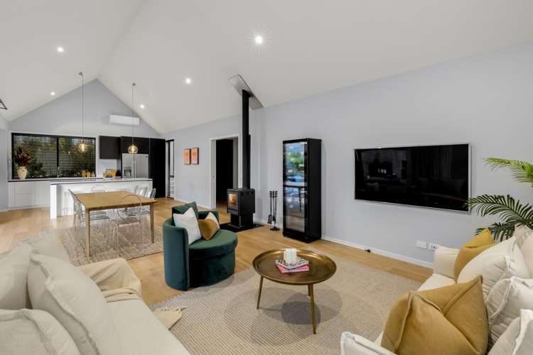 32 Falconer Rise Jacks Point_7