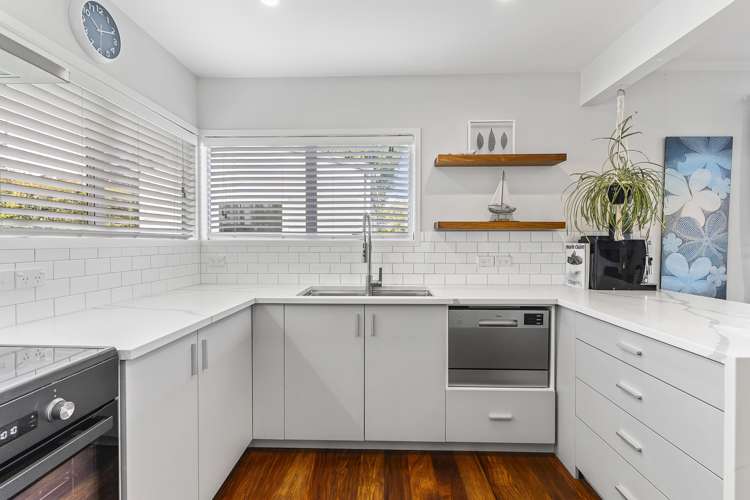 2/18 Flaxdale Street Birkdale_6