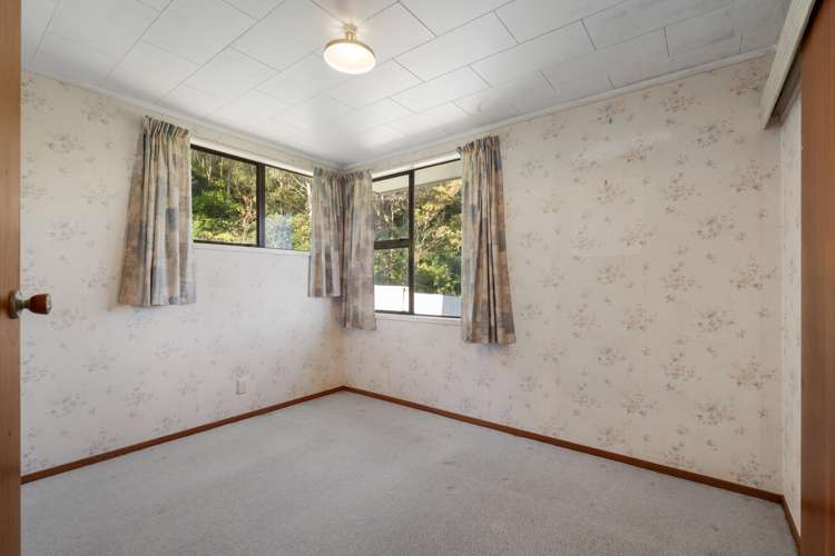 516 Thames Coast Road Te Puru_13