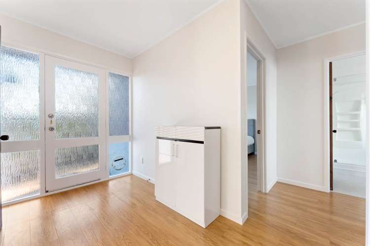 2/48 Mayfair Crescent Mairangi Bay_15