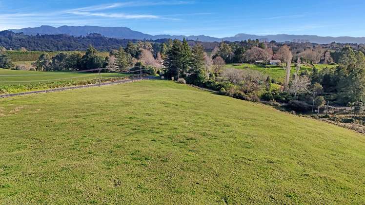 110 Ross Road and 20 Laurel Drive Whakamarama_11
