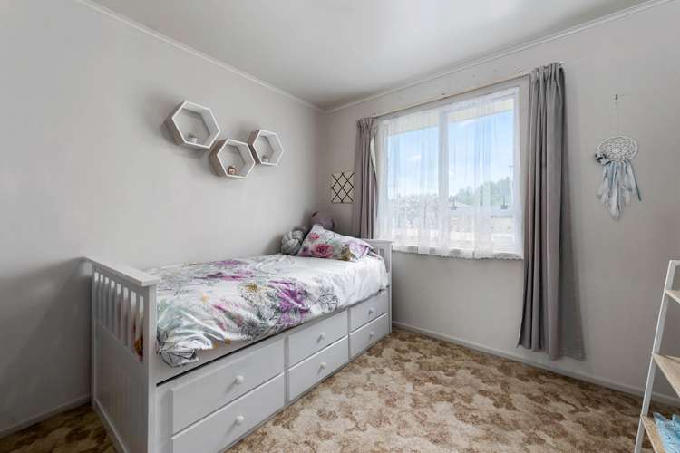 27 Pandora Avenue Westbrook_12