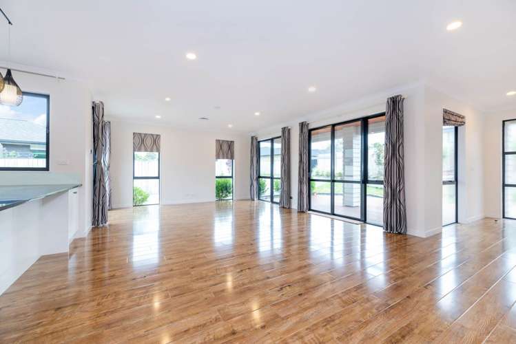 116 Pohutukawa Parade Riverhead_1