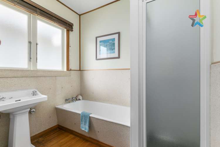 68 Woburn Road Woburn_15