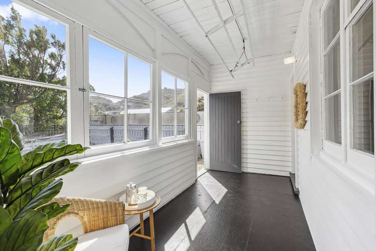 22 Reef Street Island Bay_11