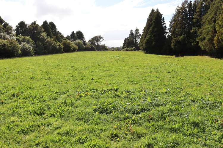 970 Pembroke Road West Stratford West_1