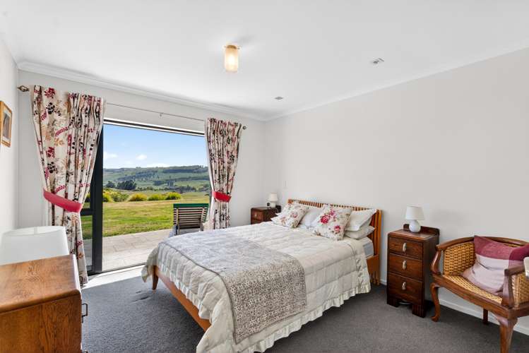 701 River Road Otane_18