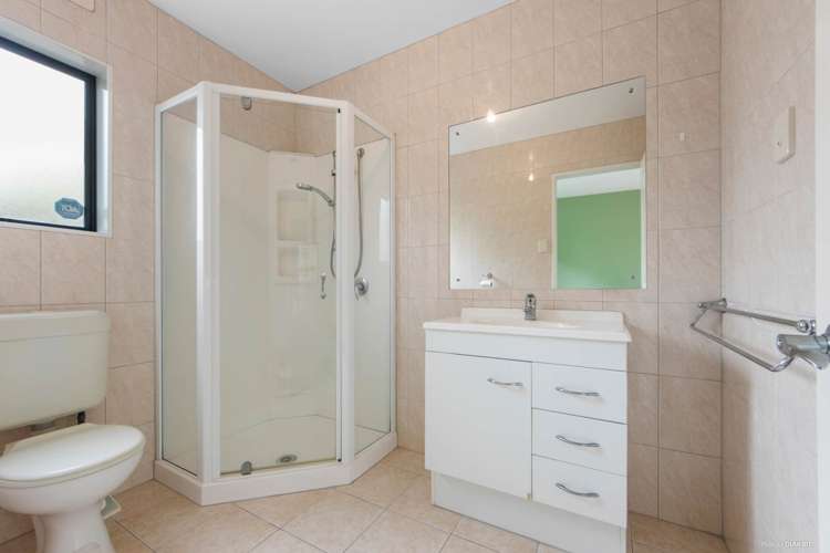 18 Piriti Drive Te Atatu Peninsula_14