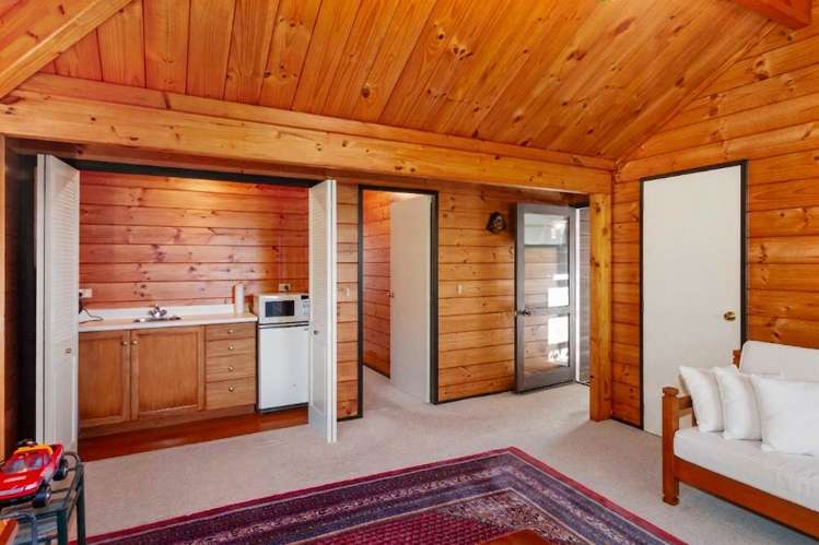 438 Pinnacle Hill Road Bombay_25