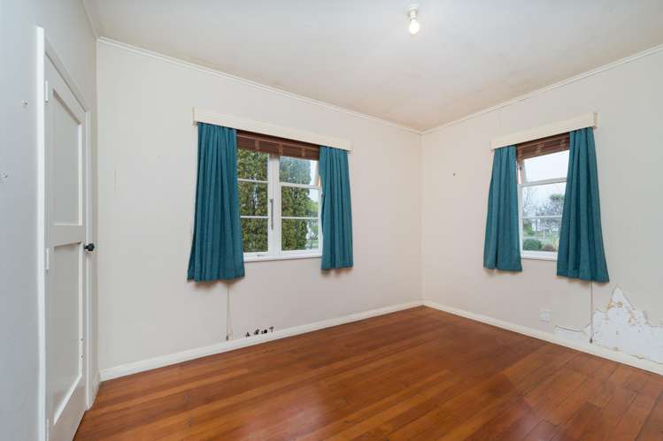 121 Savage Crescent West End_9