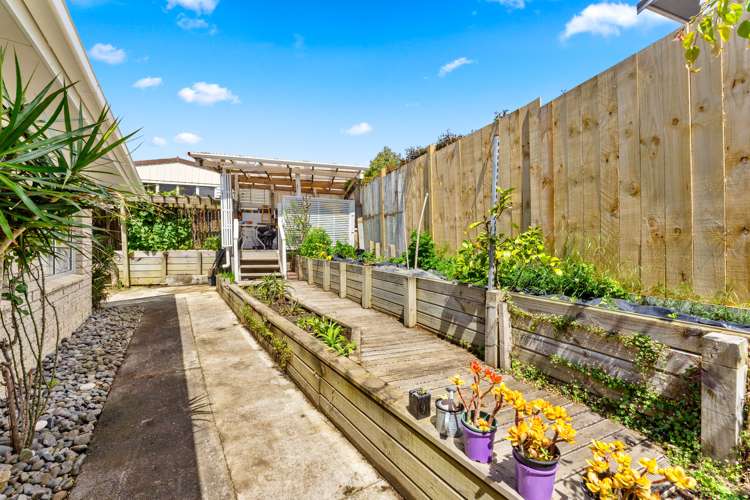 2/7 Cairngorm Place Highland Park_22