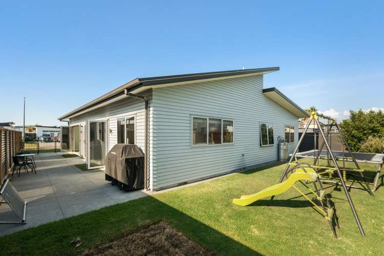 14 Surfers Avenue Waihi Beach_16