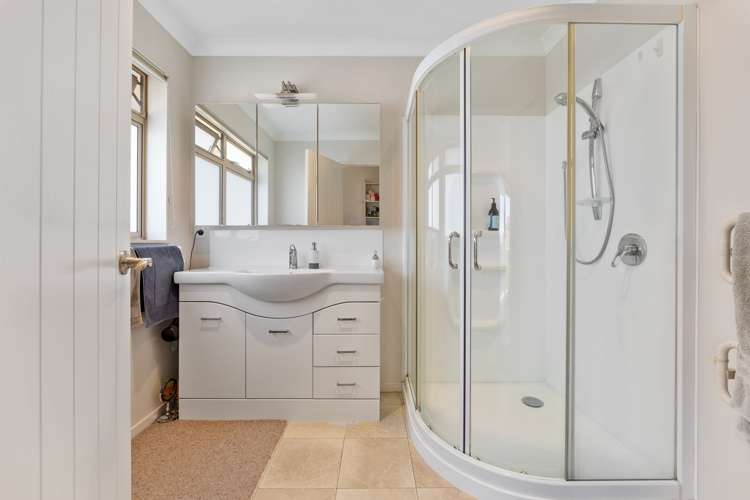 6 Norfolk Place Stoke_17