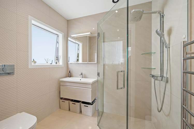 6 August Place Greenlane_15