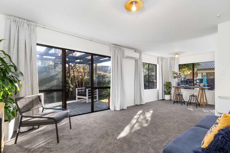 2/19 Raupo Street Bromley_5