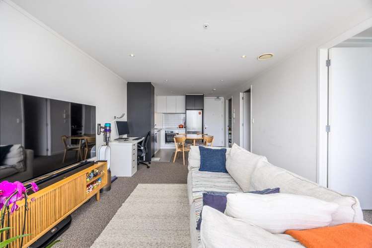 1002/145 Nelson Street_3