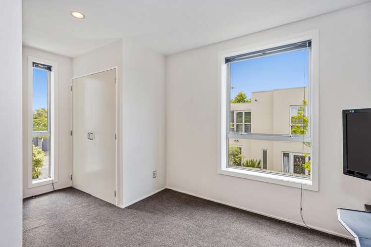 17 Whiteleigh Avenue Addington_18