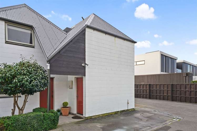 8/30 Clissold Street Merivale_14