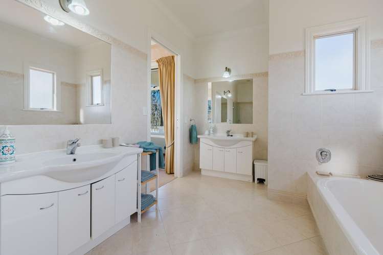 170 Foster Road Temple View_18