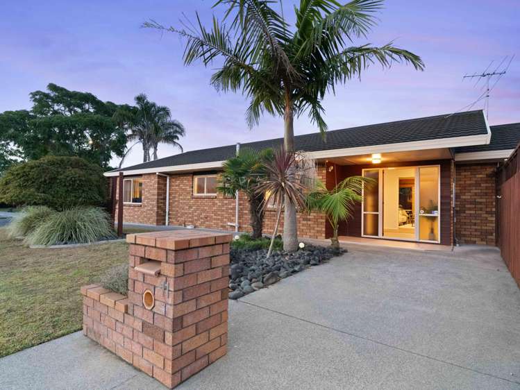 11 Graham Tagg Close Pahurehure_35