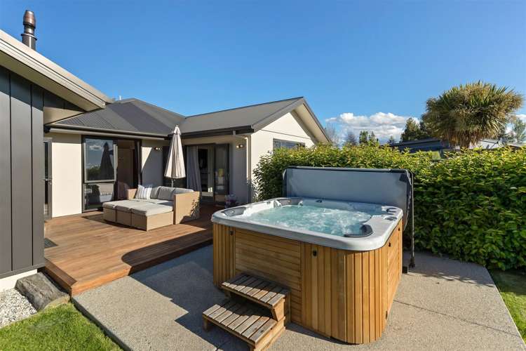 54 Charles Court Lake Hawea_18