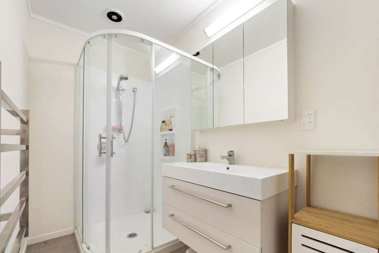 138 Valley Road Pukekohe_11