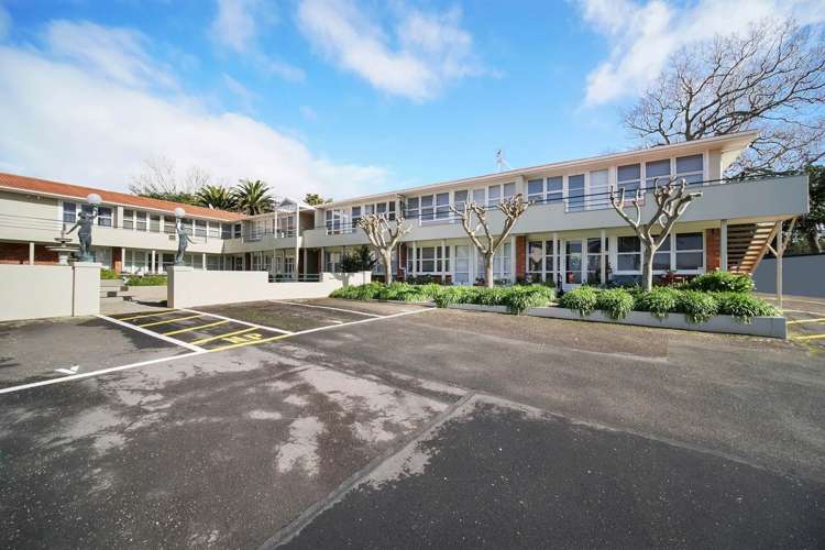 22i Aratonga Avenue Greenlane_9