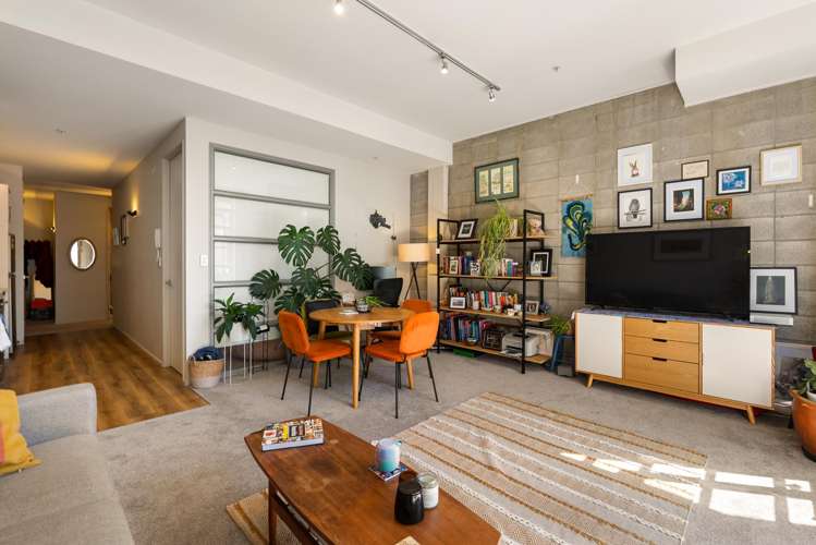 406/20 Hanson Street Mount Cook_2