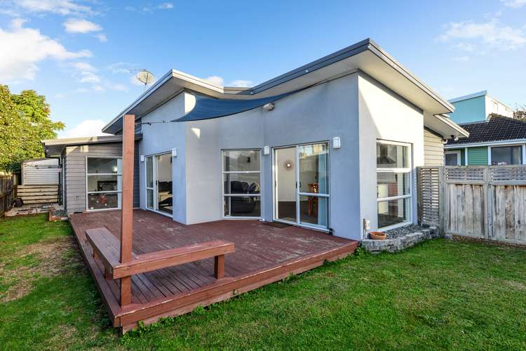 16a Richan Street Glenview_1