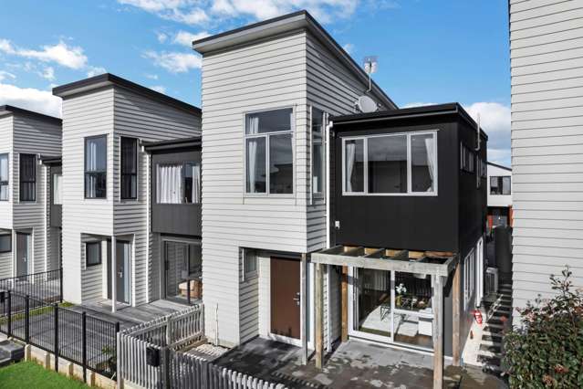 Standalone Elegance in the Heart of Hobsonville