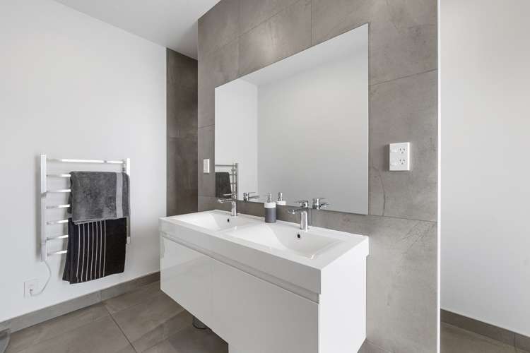 61 Baxter Michael Crescent Cambridge_13