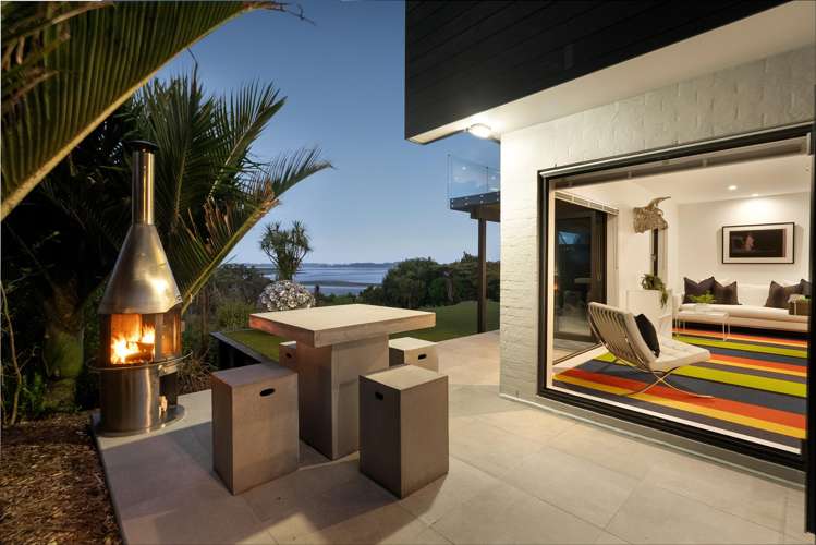 8 Saran Place Hillsborough_16
