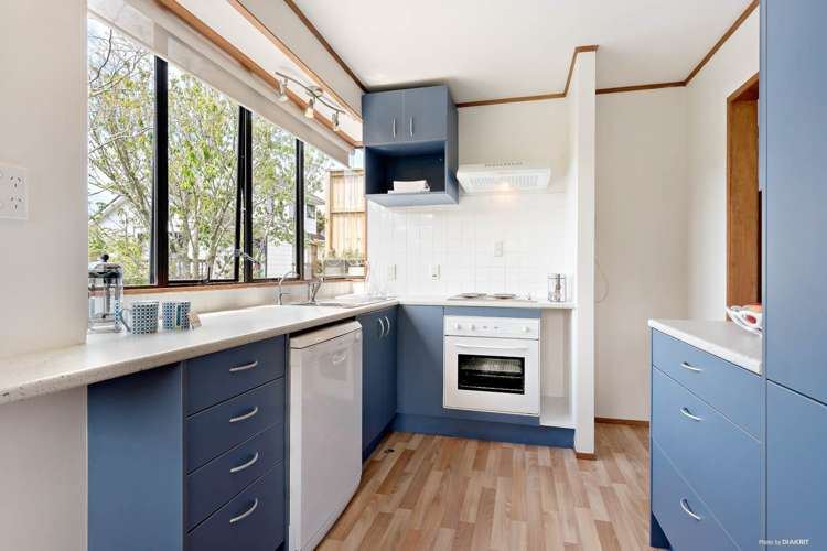 2/16 Waratah Street Birkenhead_6