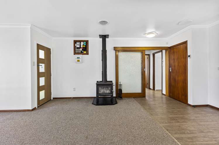 84 Glover Road Hawera_11