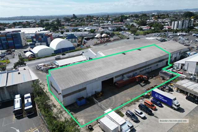 CBRE | Warehouse with Yard & Dual Gantry