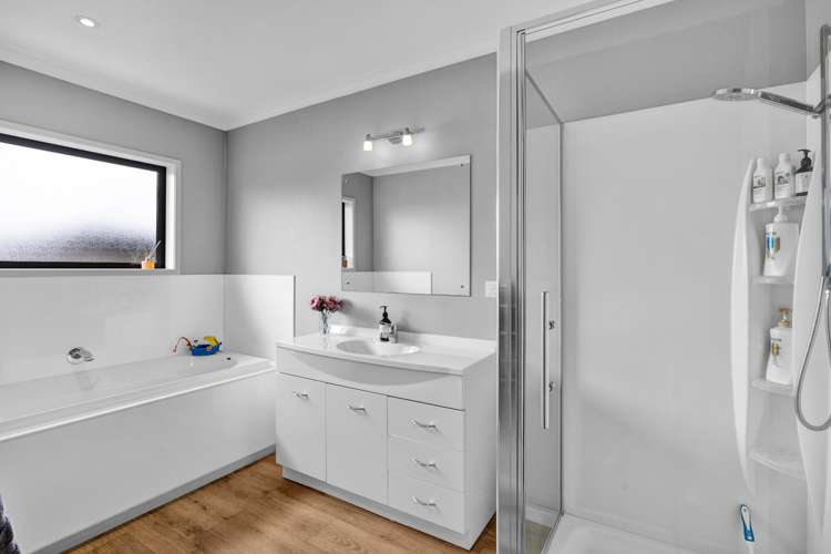 6 Montague Grove Stratford_10